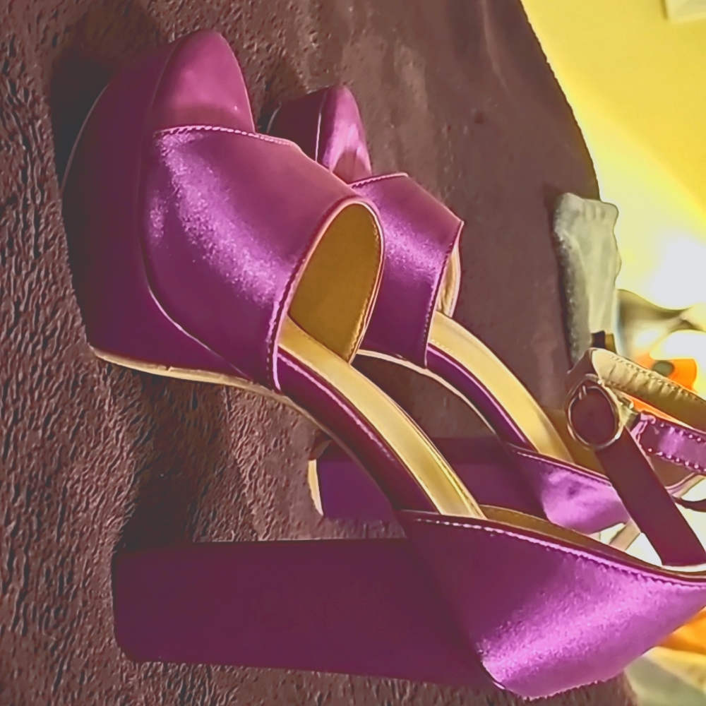 Shein purple satin platform heels!worn once to doctor. Size USA 6 1/2, Europe sz